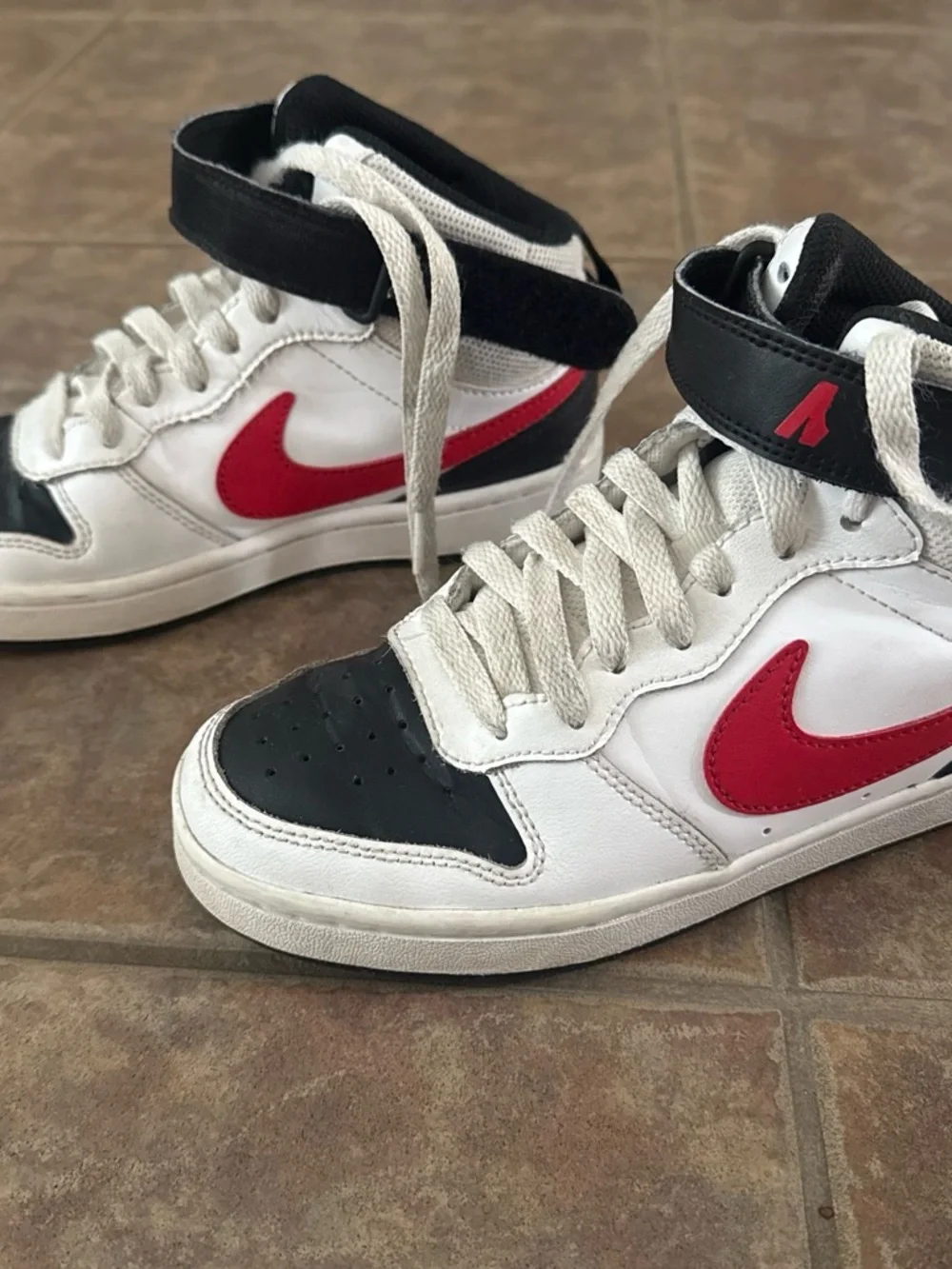 Nike Kids High-Top Sneakers in White, Black & Red